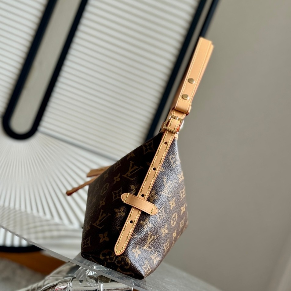 M28101 Carryall East West 手袋_4