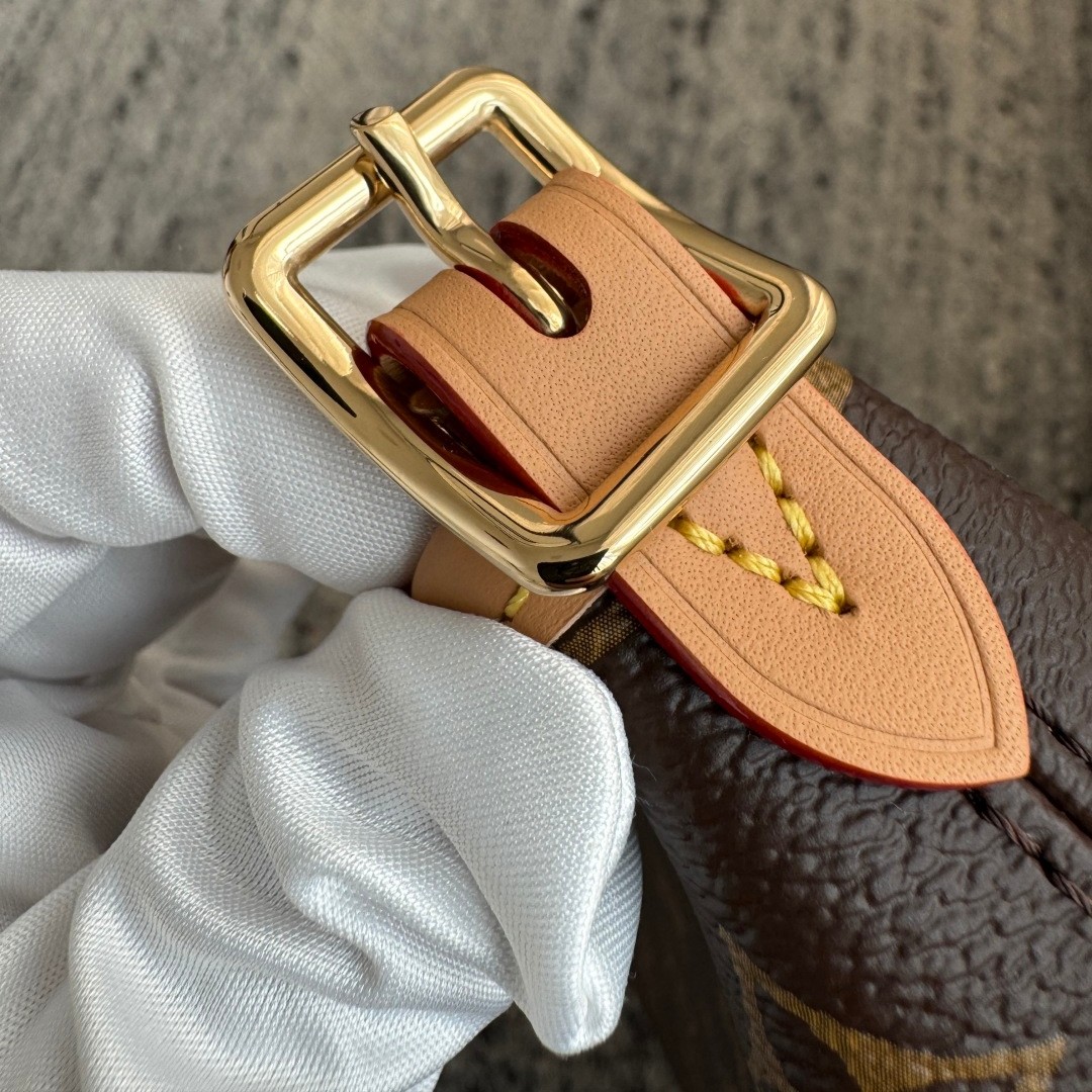 M28101 Carryall East West 手袋_11