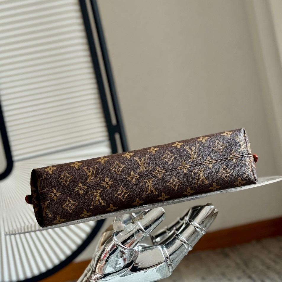 M28101 Carryall East West 手袋_13