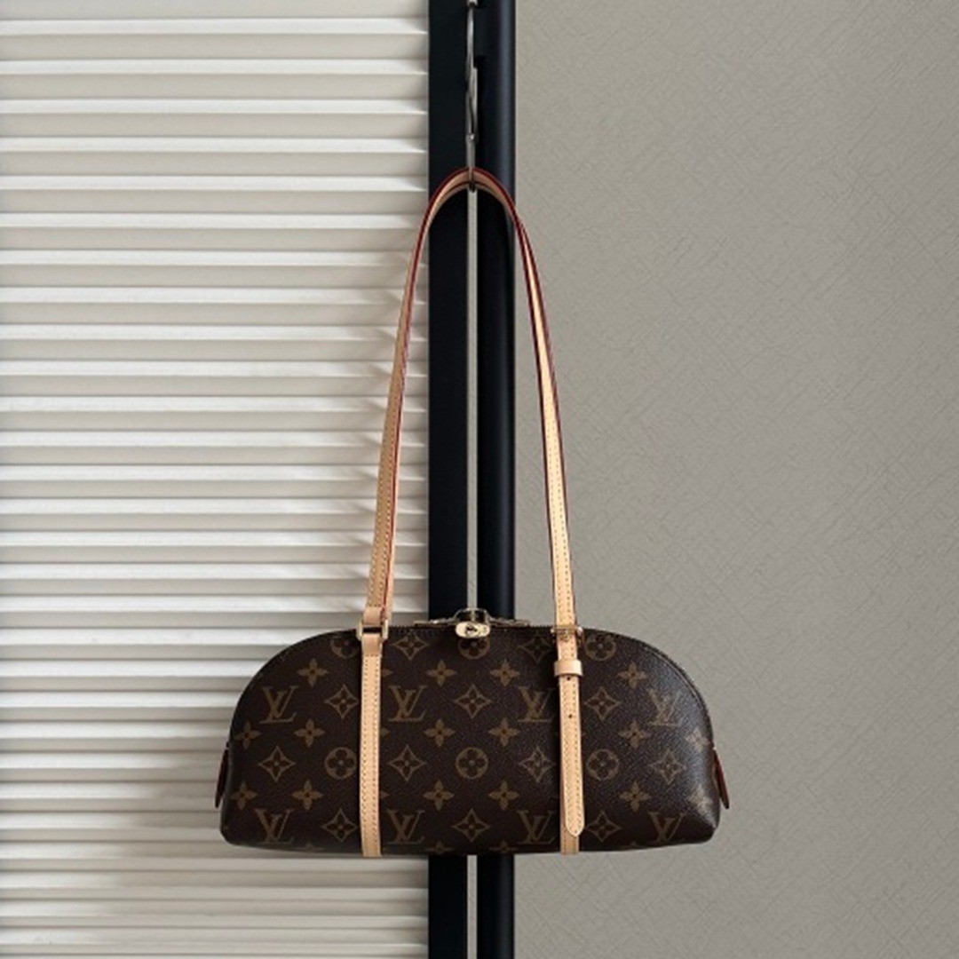 M28953 Squire East West 手袋