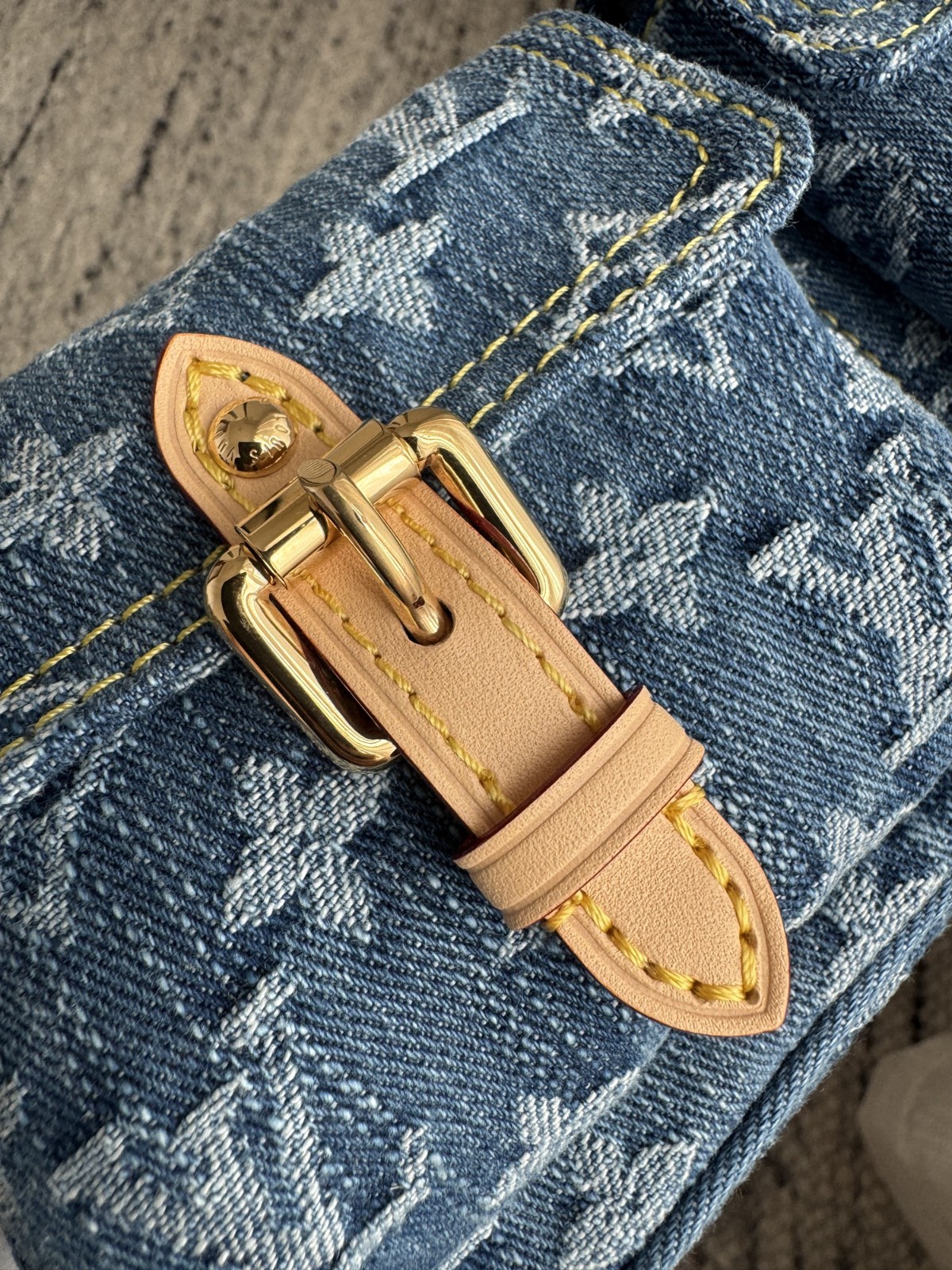 M27602 Pochette Accessoire Cargo丹寧牛仔包_7