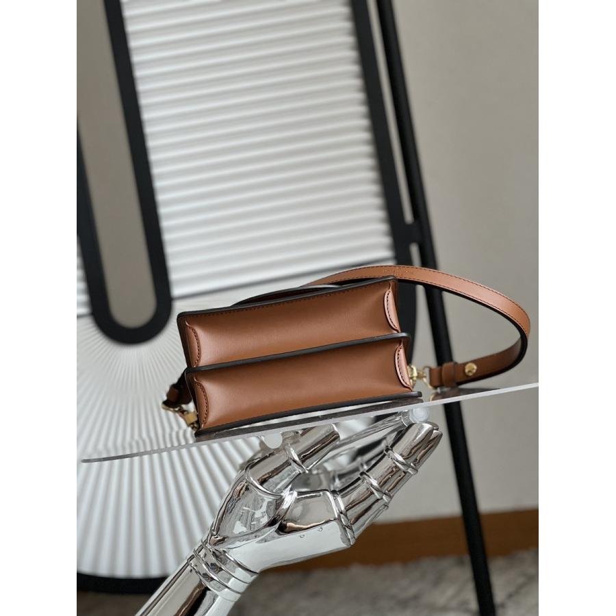 Dauphine Lock XL 迷你手袋 M46537_2