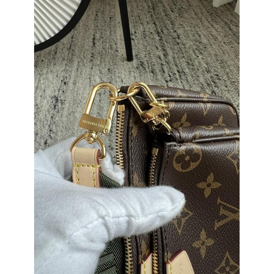 Multi Pochette Accessoires 手袋 M44813_5