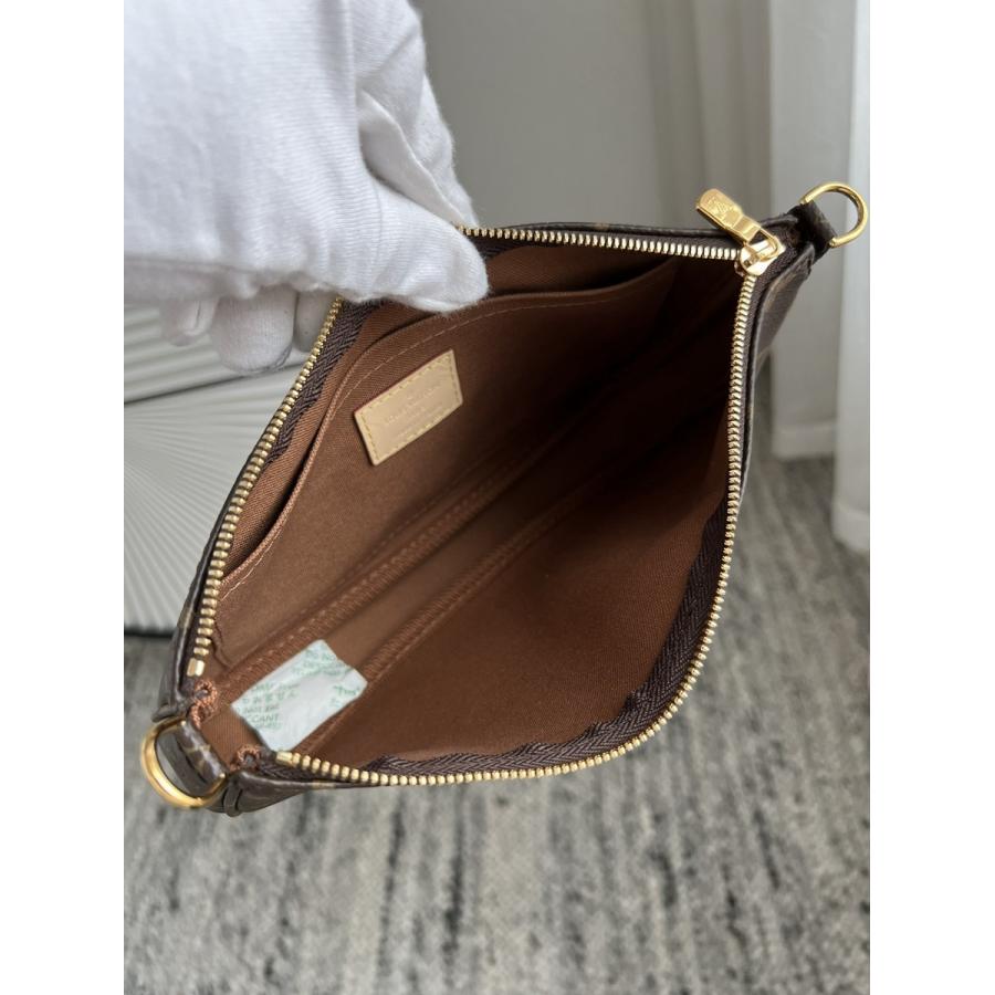 Multi Pochette Accessoires 手袋 M44813_3