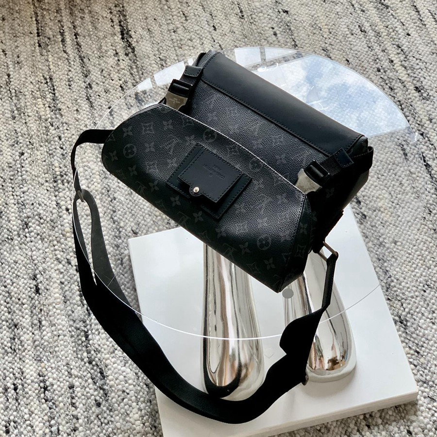 M40511 Messenger PM Voyager 小號黑花郵差包_6