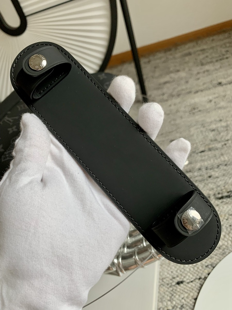 M40511 Messenger PM Voyager 小號黑花郵差包_16