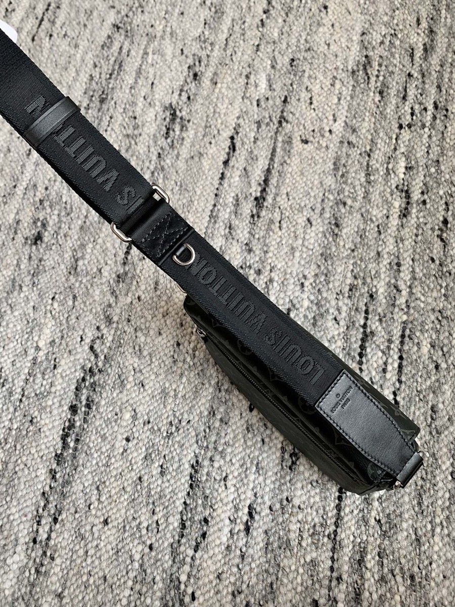 District 小號郵差包M46255_12