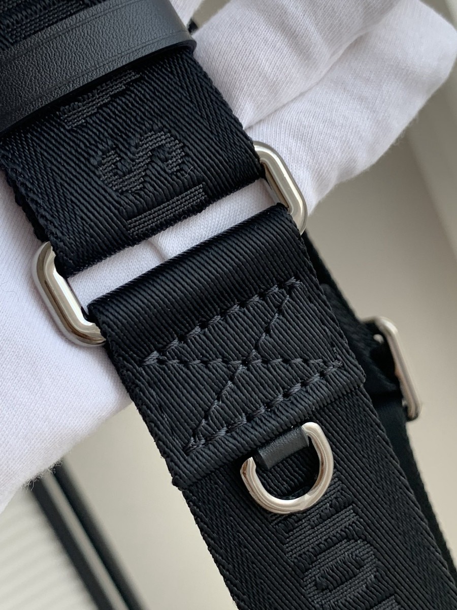 District 小號郵差包M46255_15