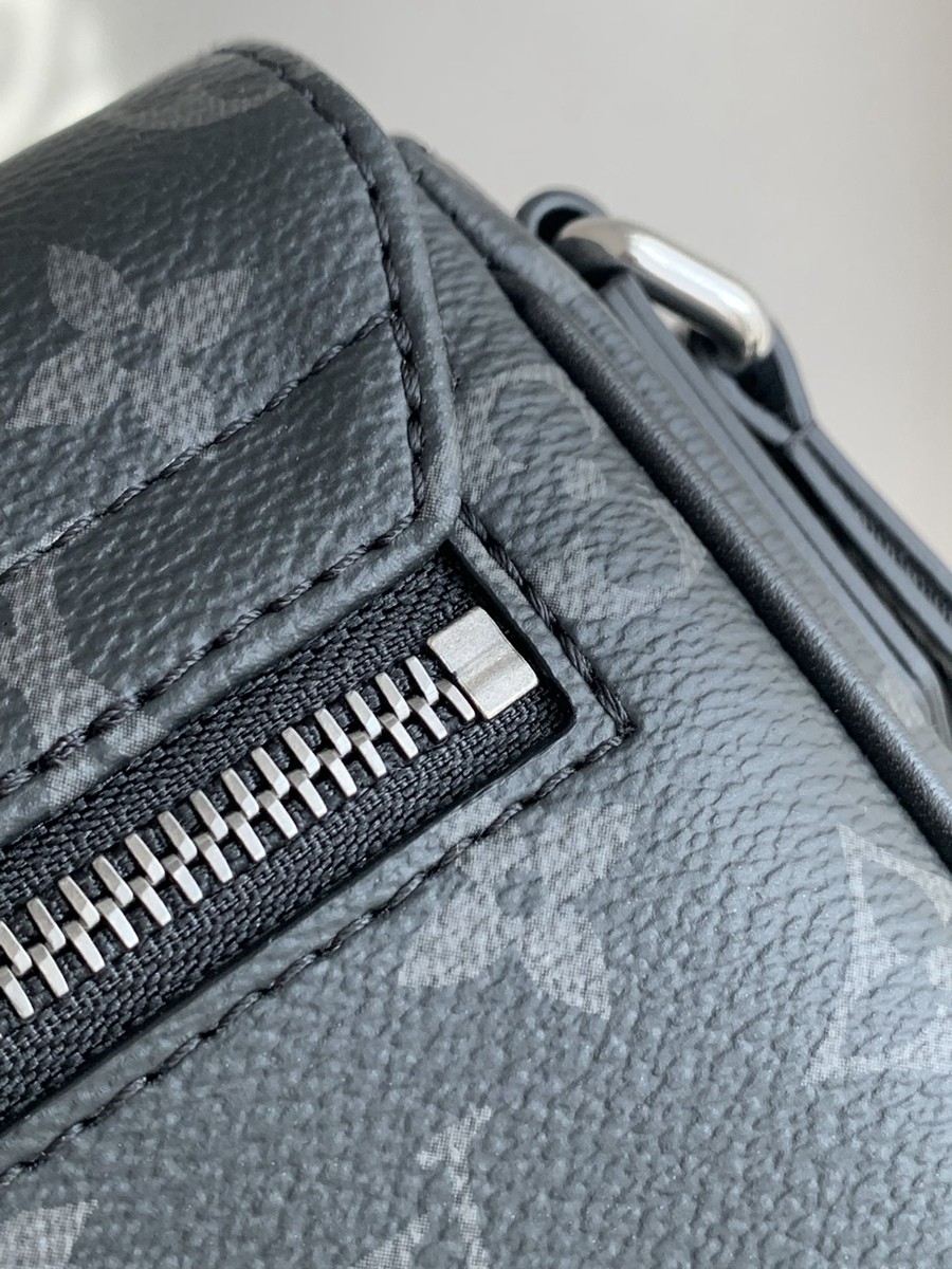 District 小號郵差包M46255_17