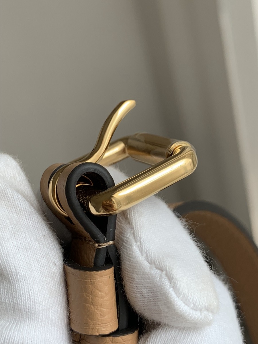 Pochette MEtis 手袋M45809_17