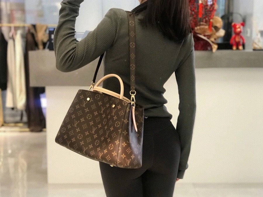 Montaigne 中號手袋 M41056_22