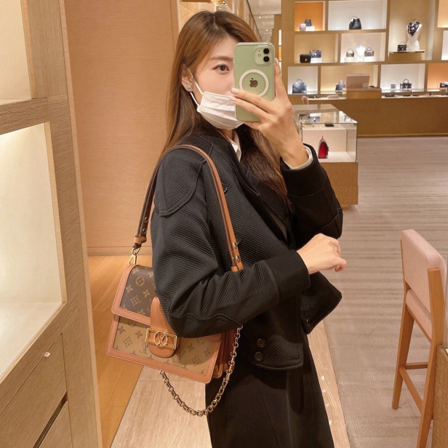 Dauphine 中號手袋 M45958_23