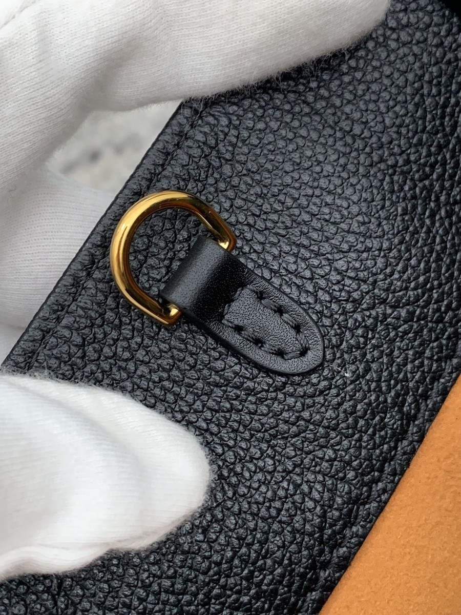 OnTheGo 大號手袋 M44925_18