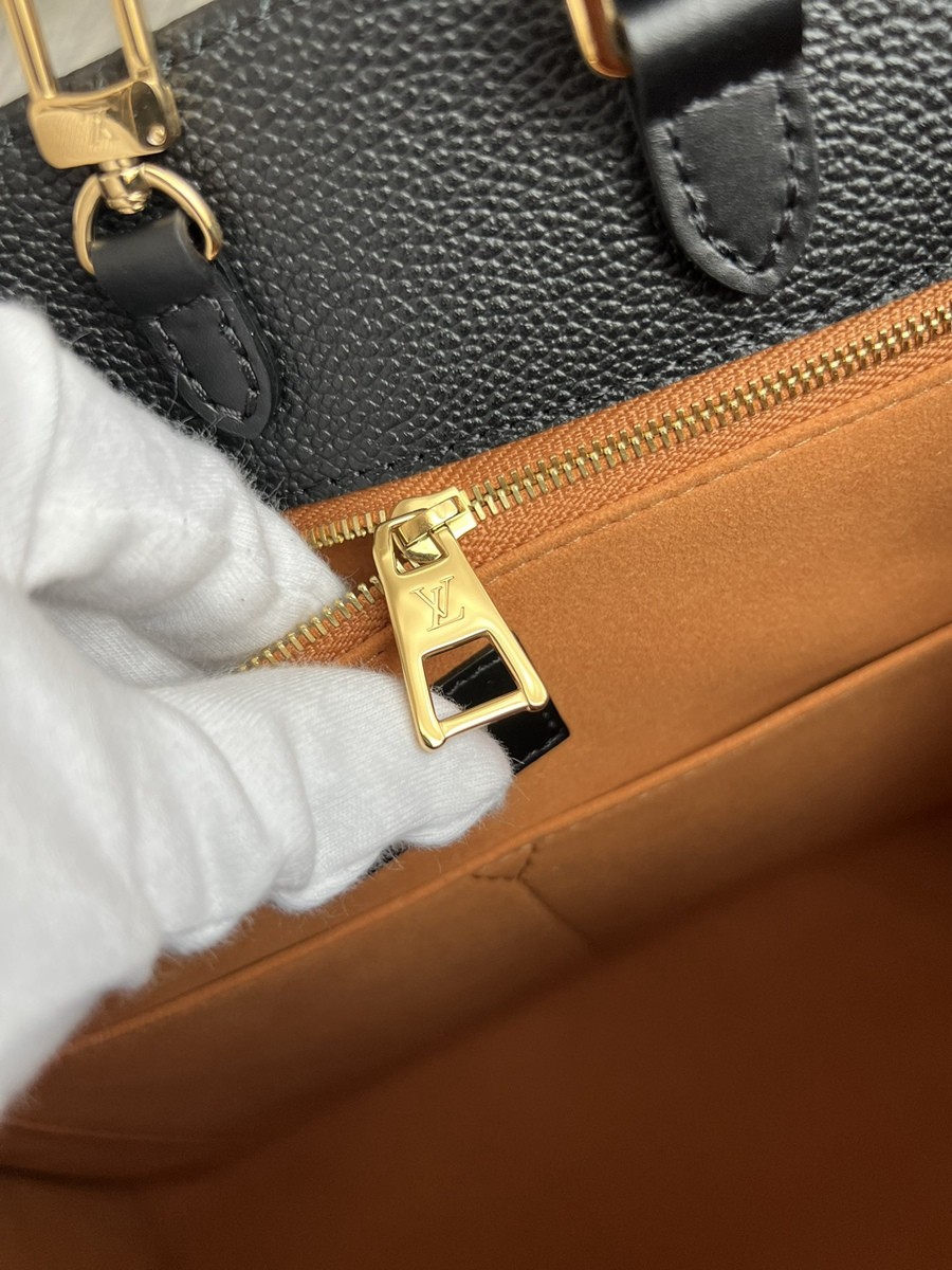 OnTheGo 中號手袋 M45595_8