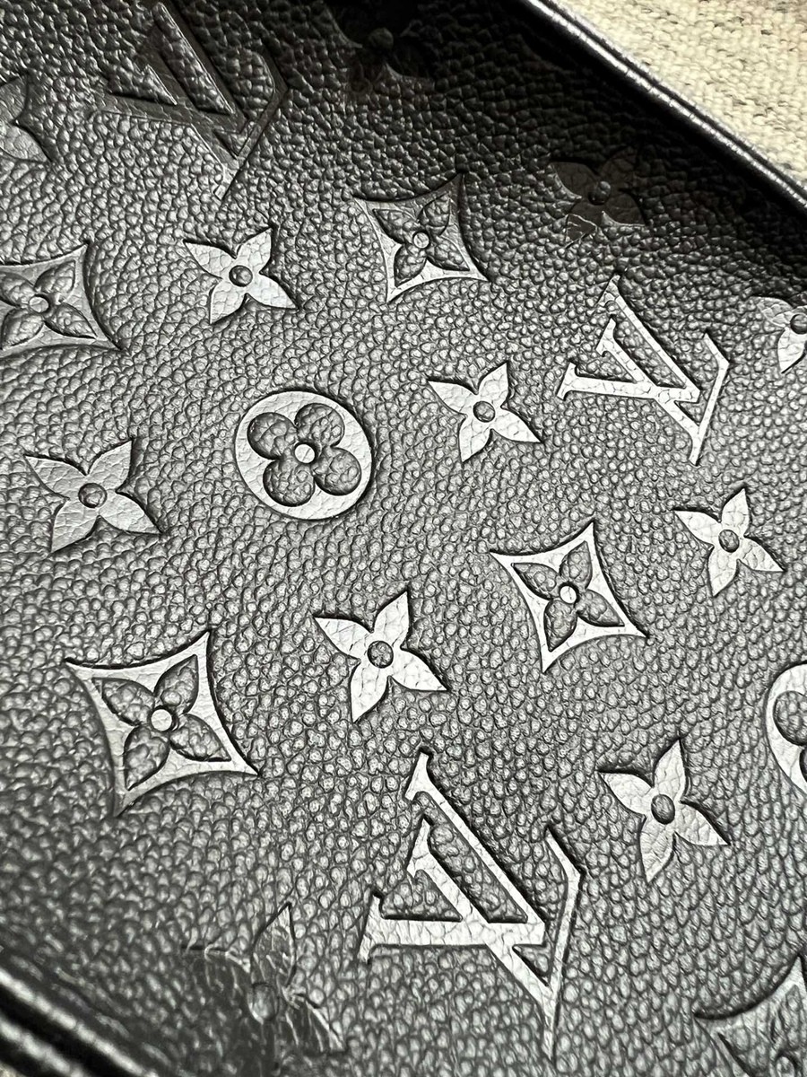 OnTheGo 中號手袋 M45595_18