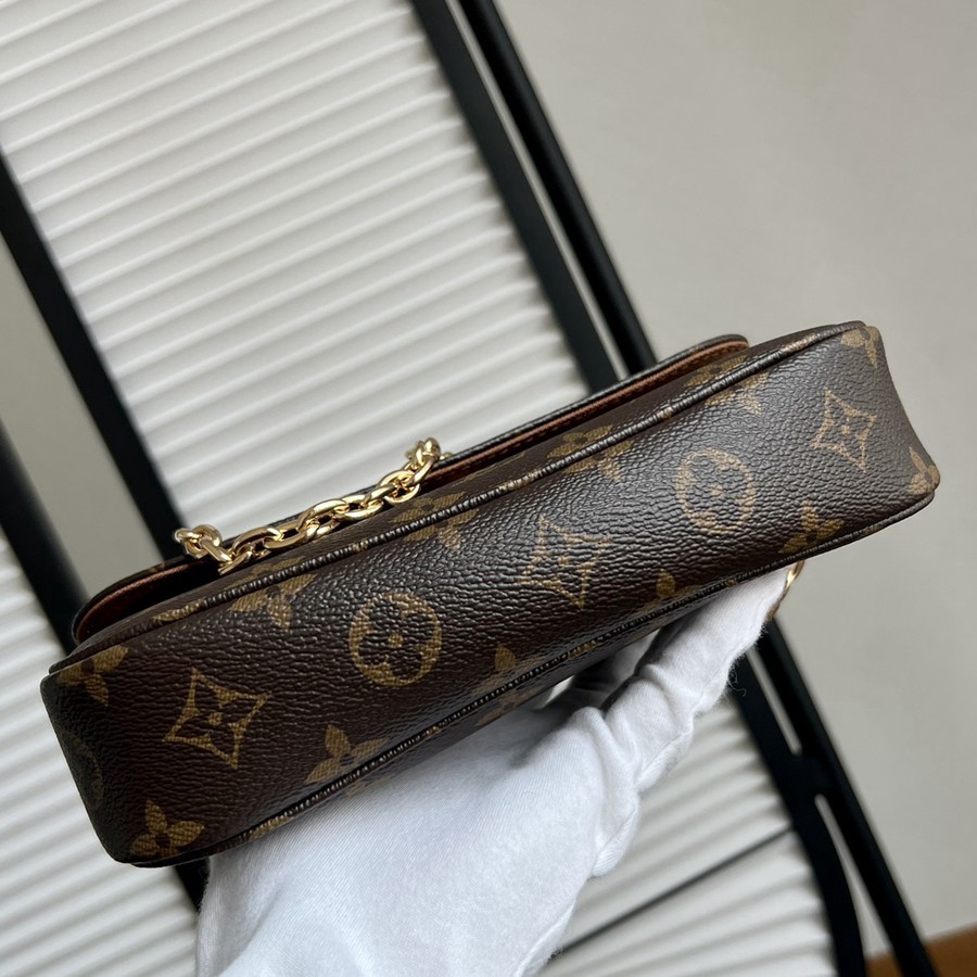 Wallet On Chain Ivy 手袋 M81911_2