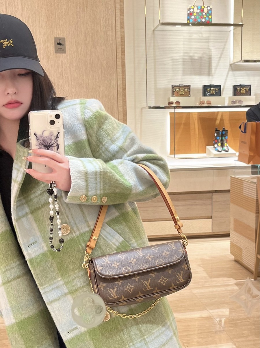 Wallet On Chain Ivy 手袋 M81911_19