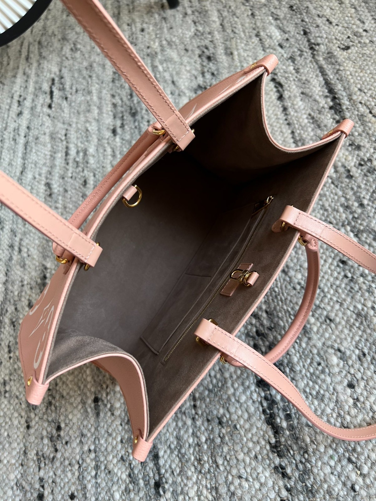 OnTheGo 中號手袋 M46286_2