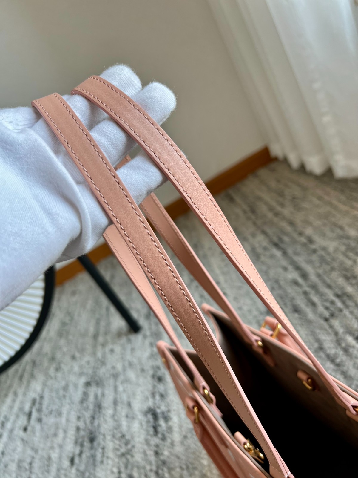 OnTheGo 中號手袋 M46286_12