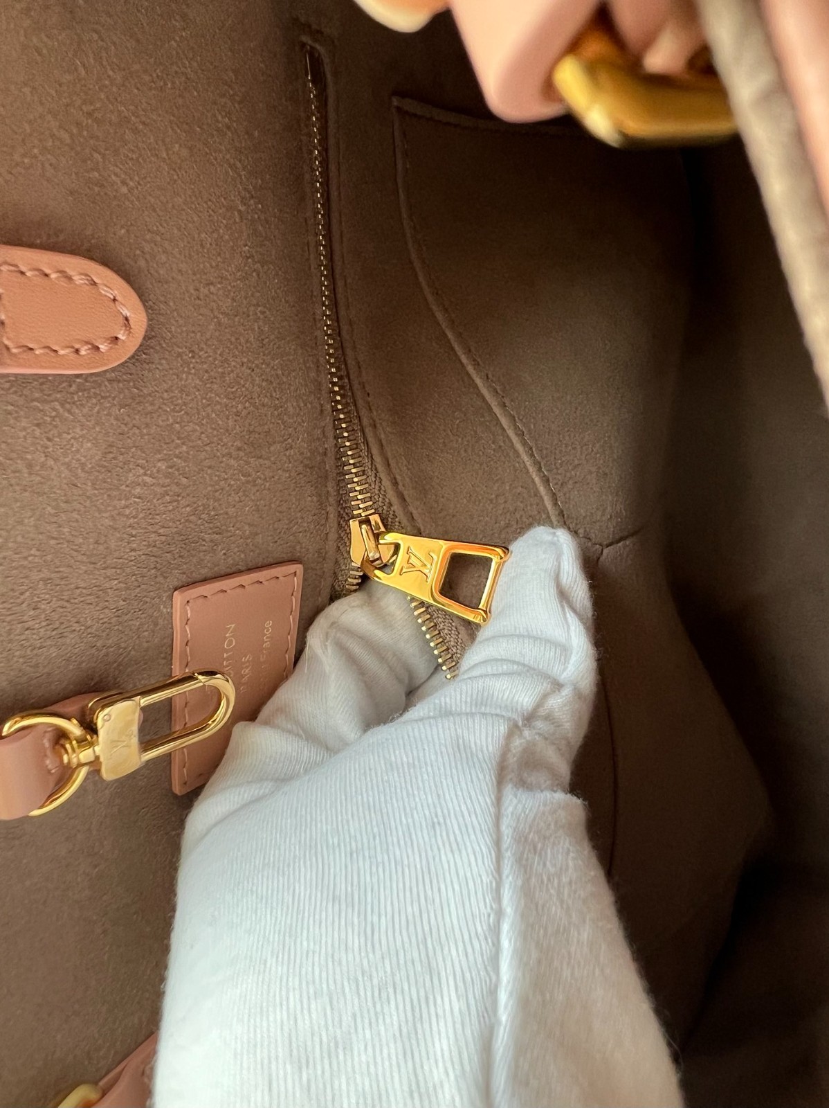 OnTheGo 中號手袋 M46286_18