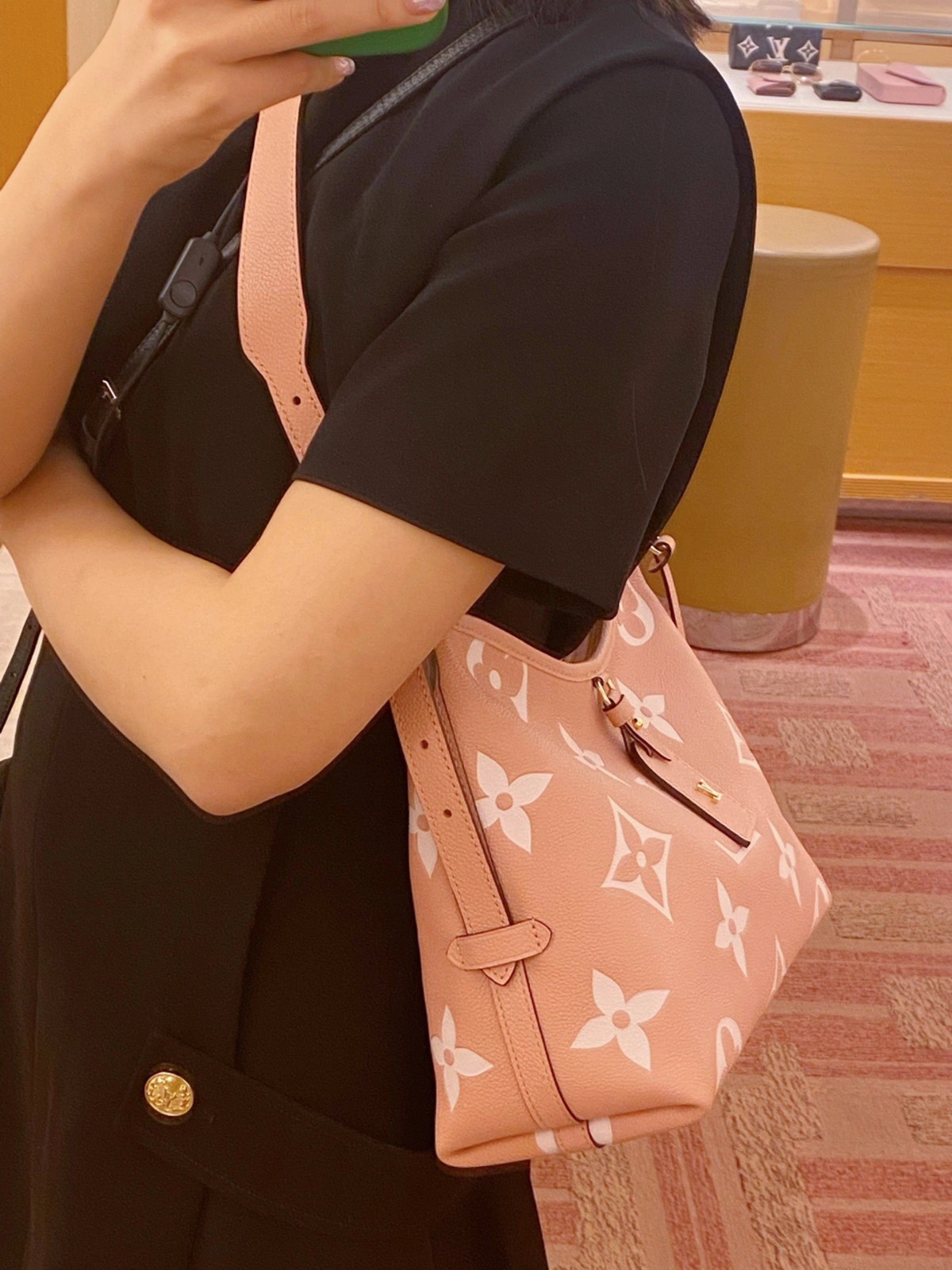 Carryall 小號手袋 M46298_11