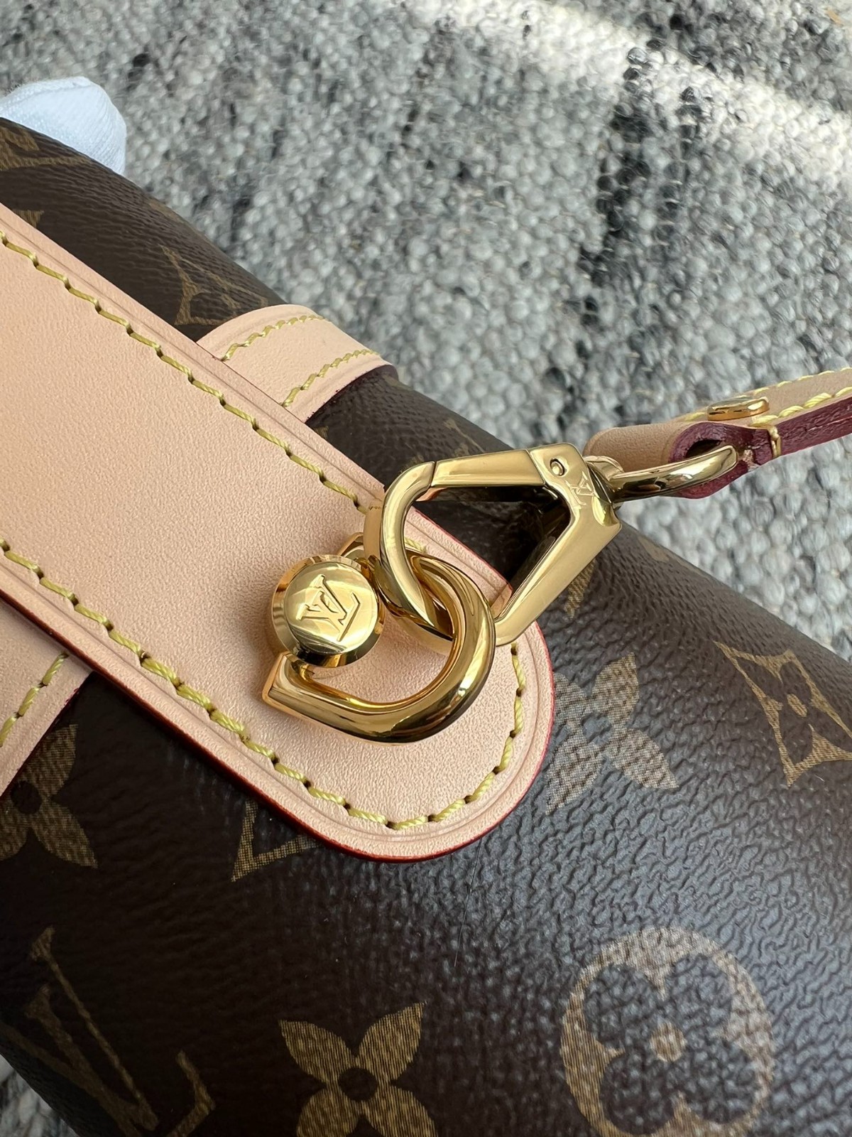 DUFFLE 手袋 M43587_4