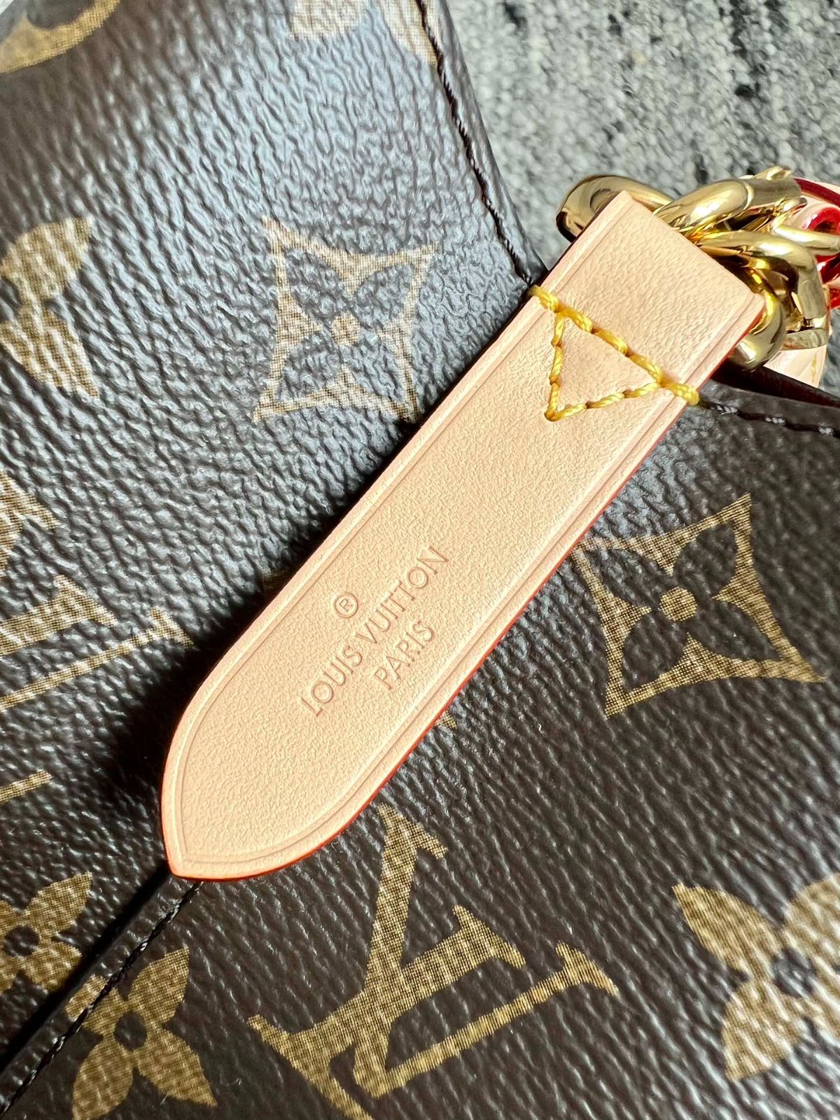 Neonoe BB 水桶包 M46581_7