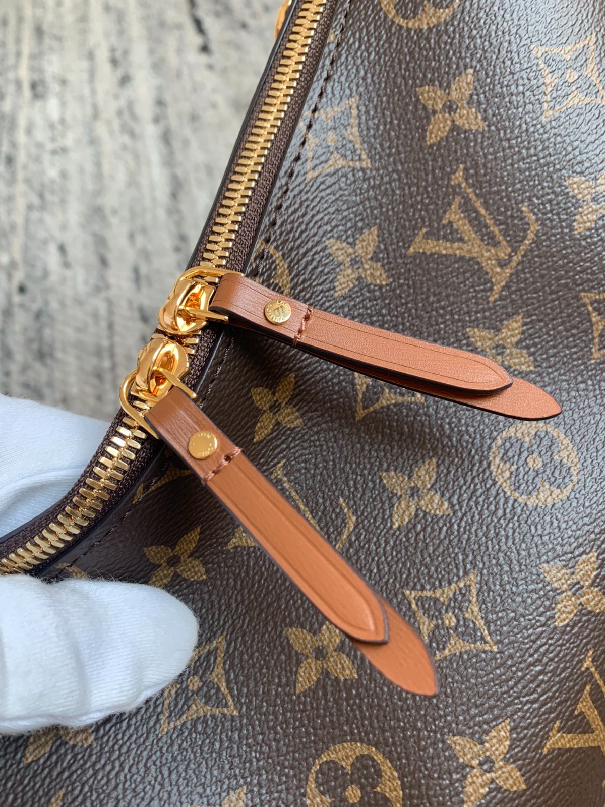 Loop HOBO手袋M46311_12