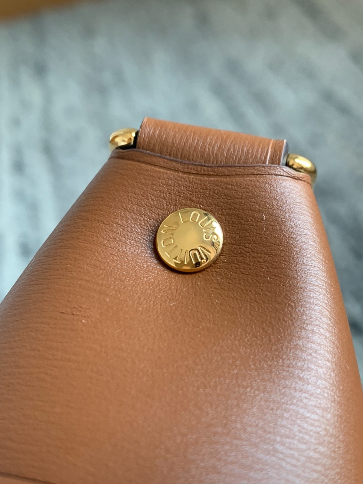 Loop HOBO手袋M46311_14