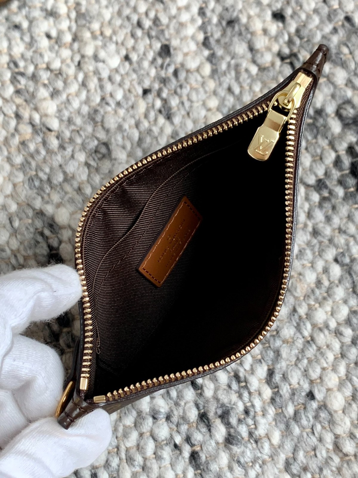 Loop HOBO手袋M46311_4