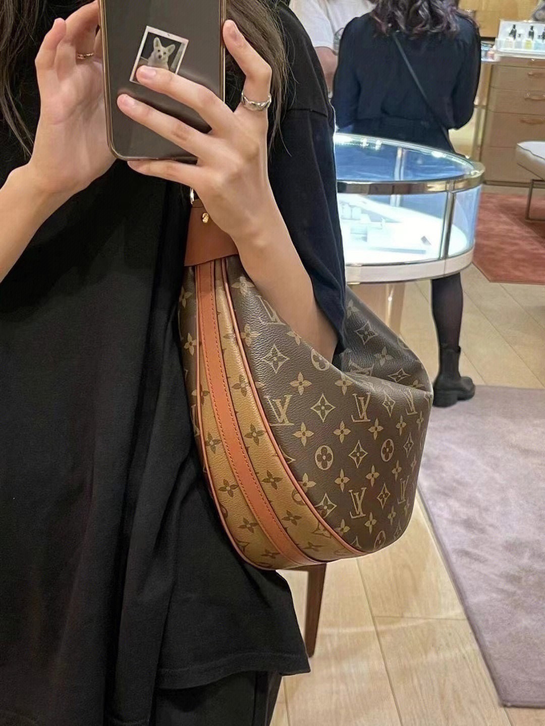 Loop HOBO手袋M46311_27