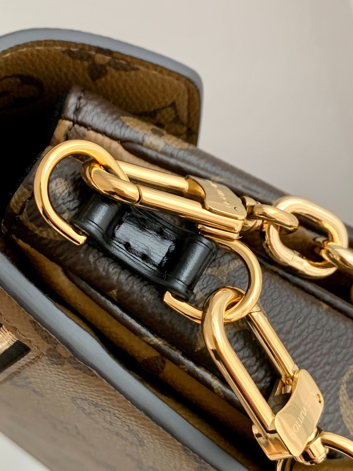 Pochette MEtis East West手袋M46280_9