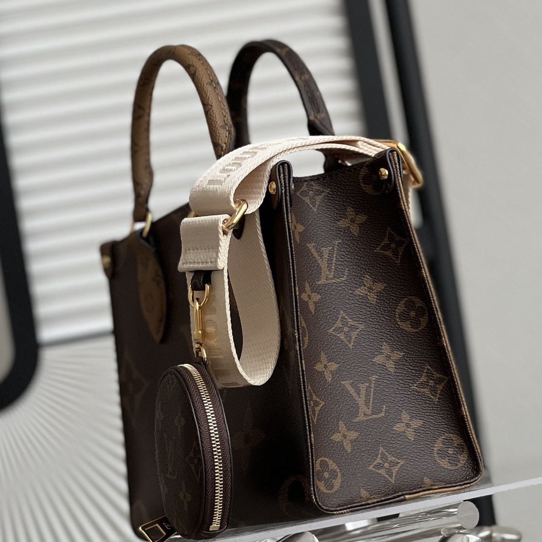 OnTheGo 小號手袋 M46373_5