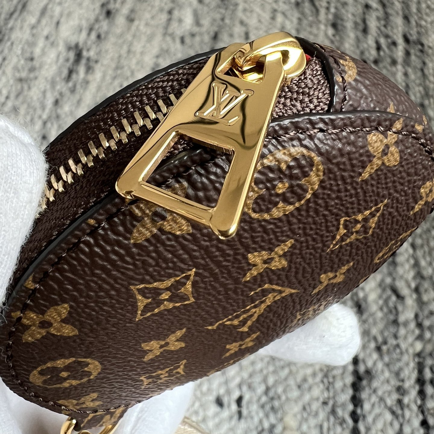 OnTheGo 小號手袋 M46373_15