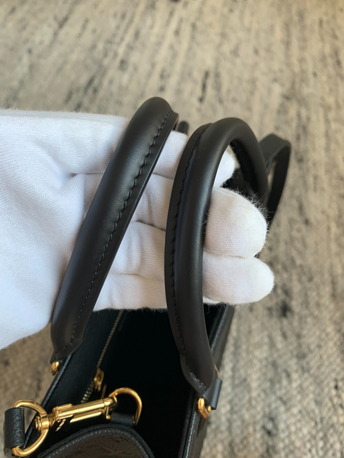 OnTheGo小號Tote包M45653_12