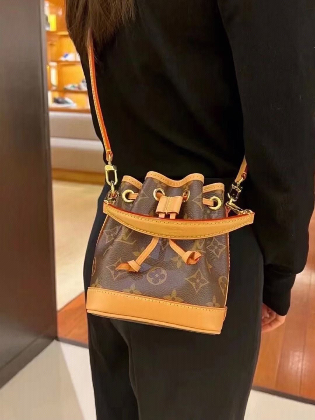 Nano Noe 手袋M81266_32