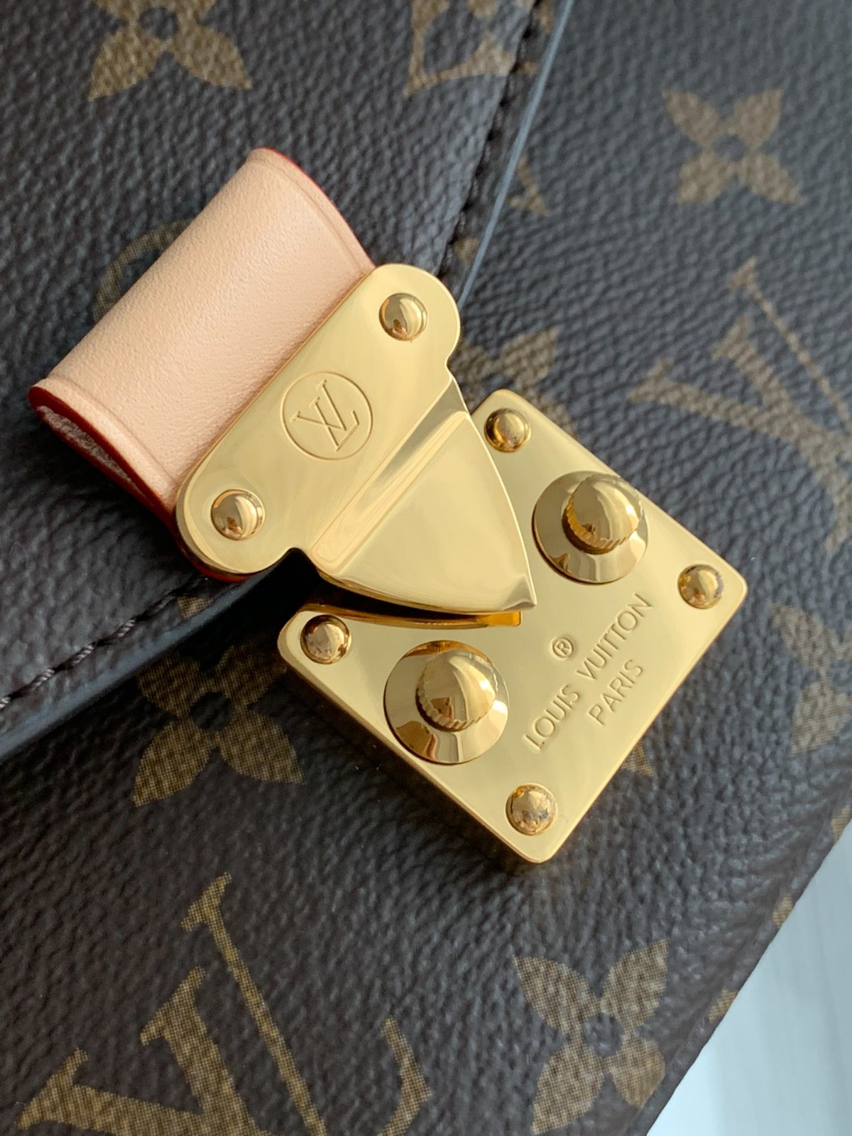 Pochette MEtis East West新款小郵差包M46279_5