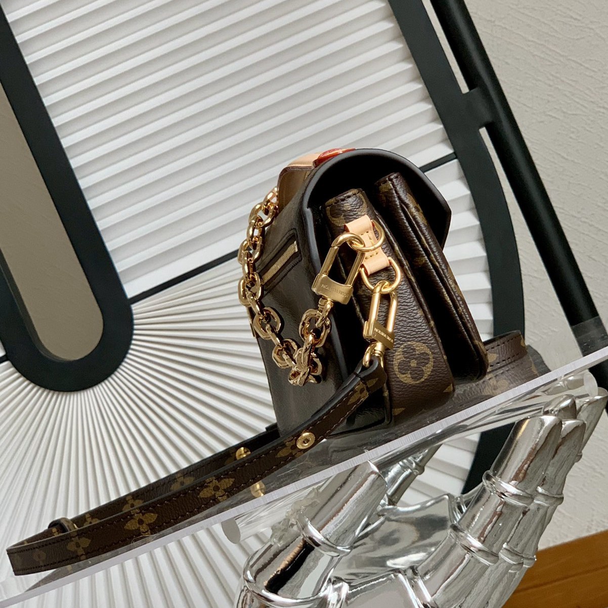 Pochette MEtis East West新款小郵差包M46279_3