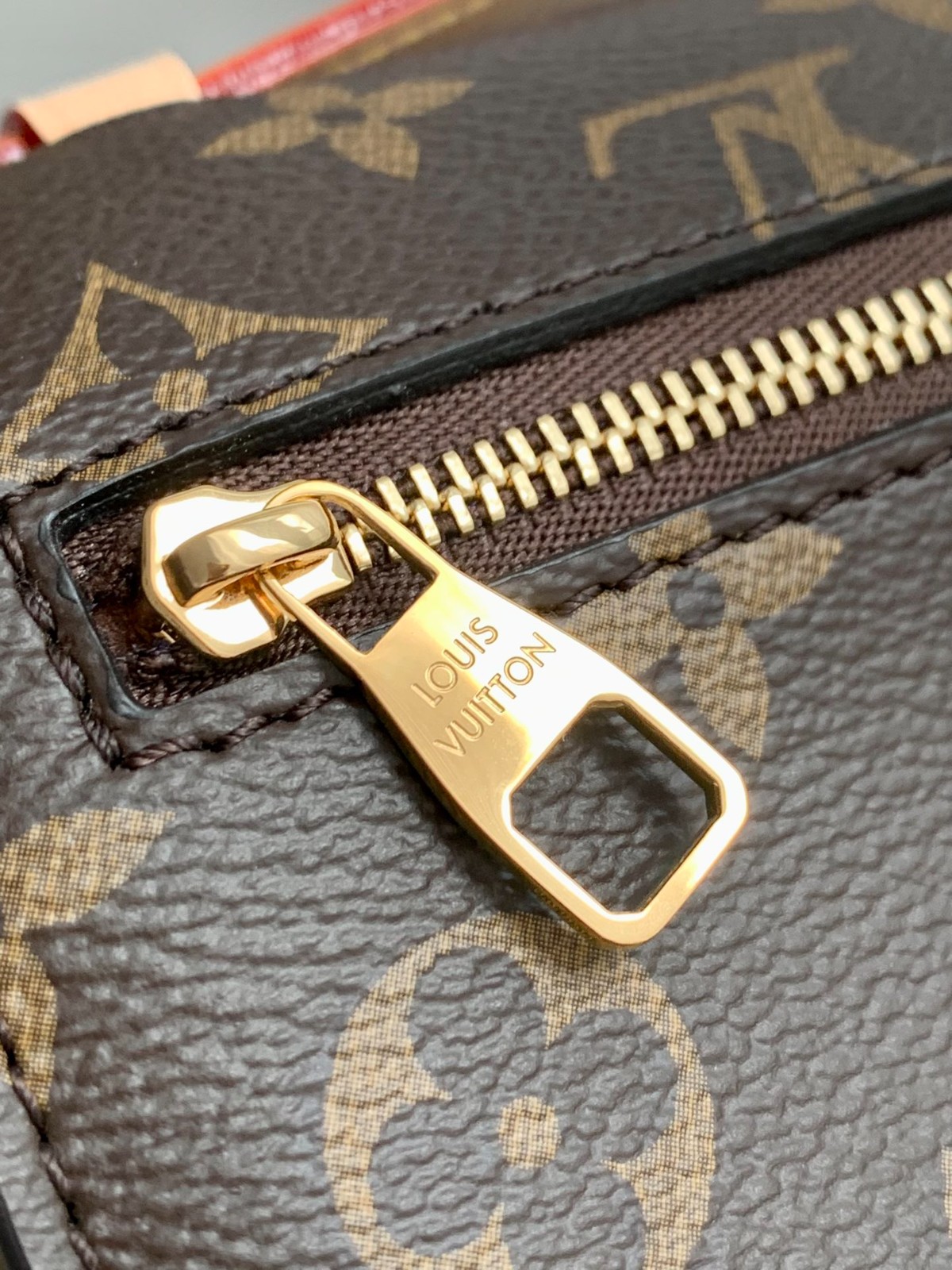 Pochette MEtis East West新款小郵差包M46279_7