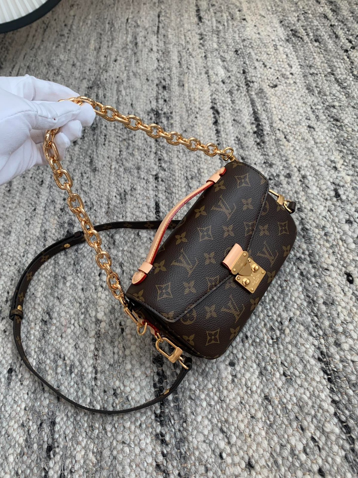 Pochette MEtis East West新款小郵差包M46279_10