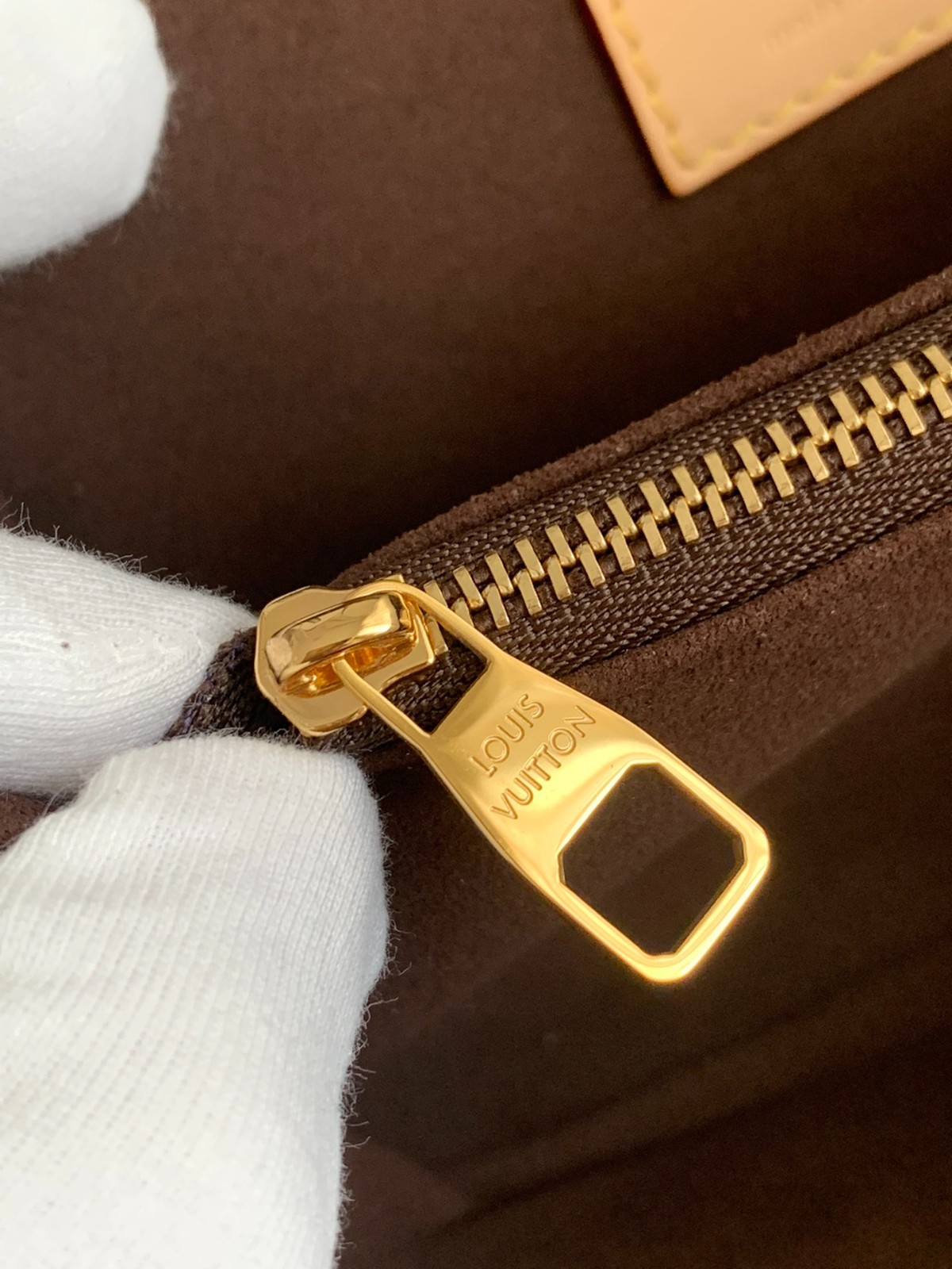 Pochette MEtis East West新款小郵差包M46279_15