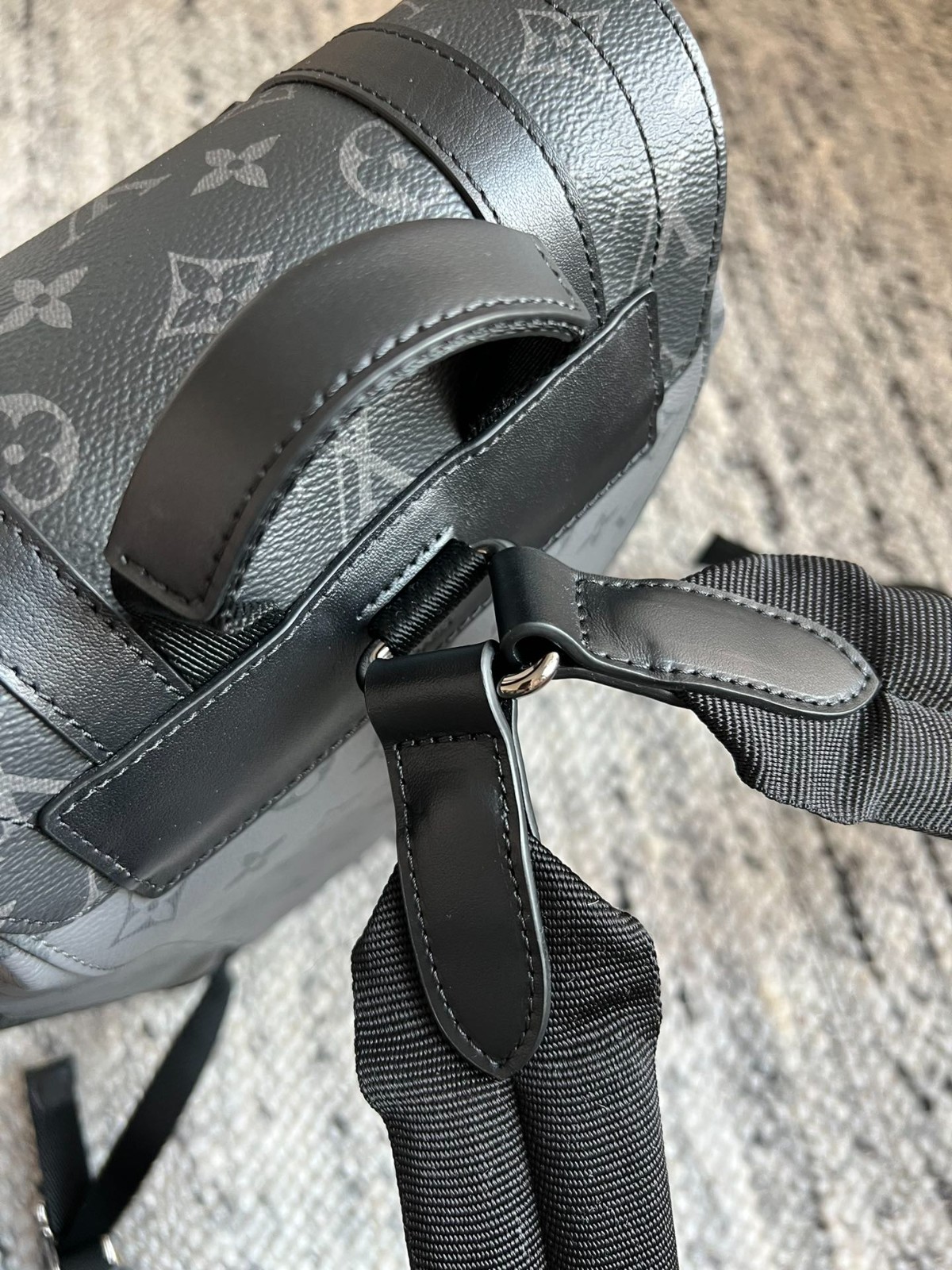 Christopher 小號雙肩包 M46331_9