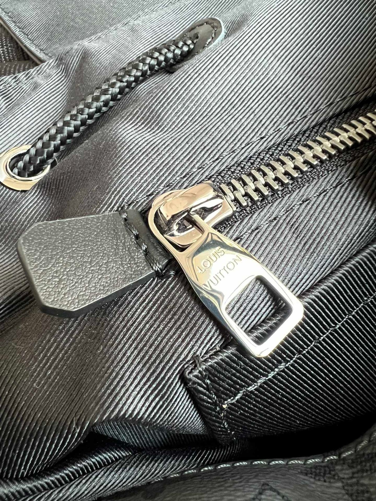 Christopher 小號雙肩包 M46331_16