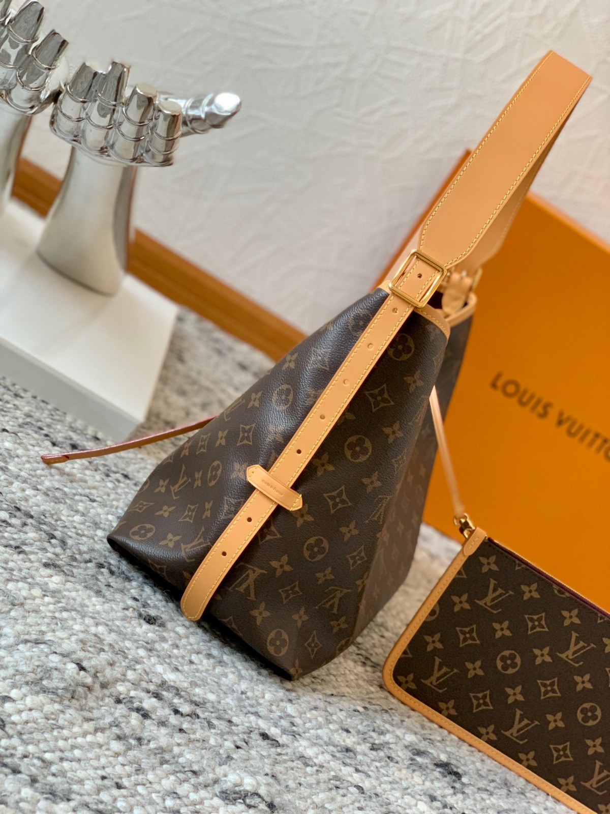 Carryall中號手袋 M46197_8