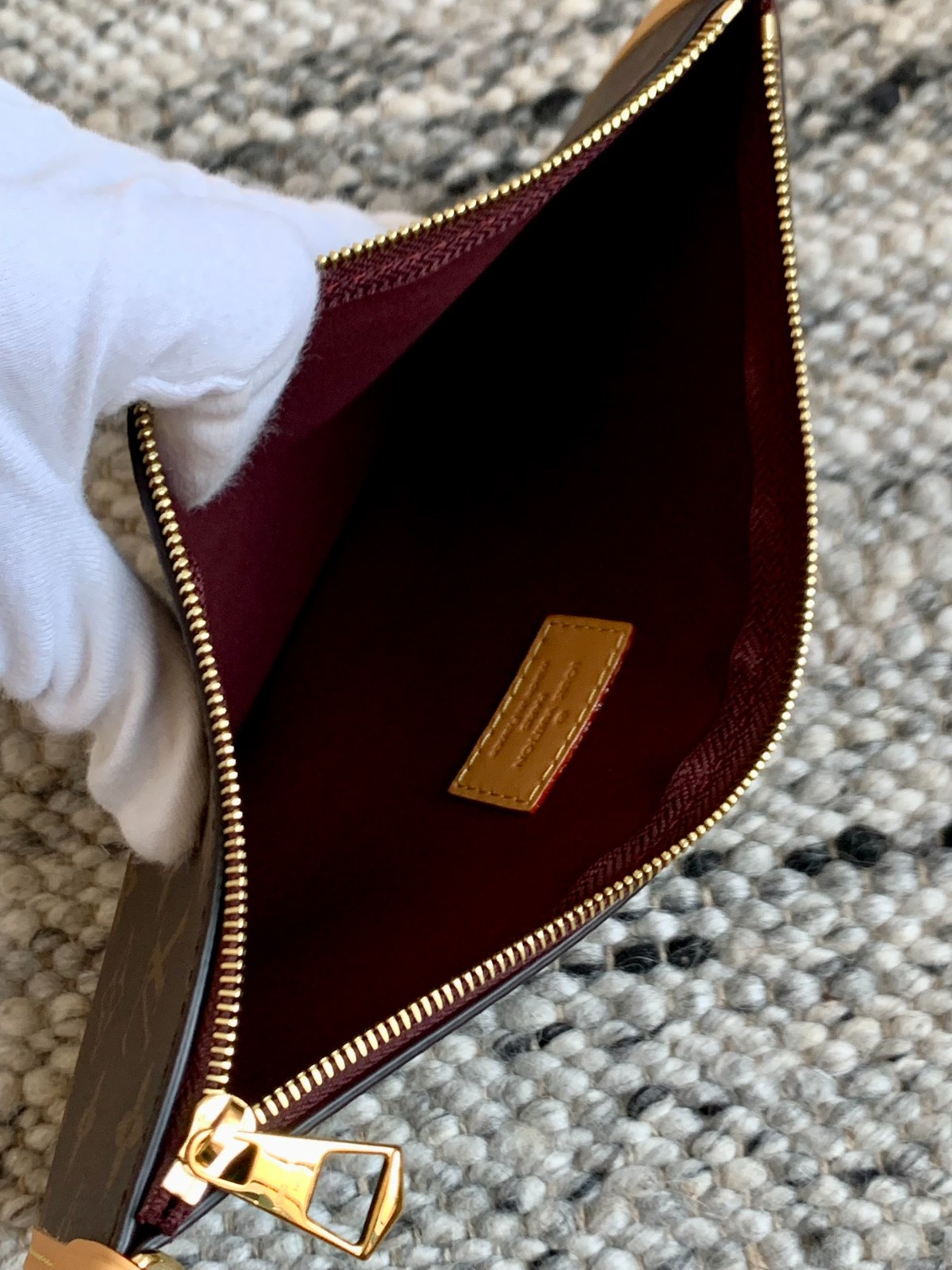 Carryall中號手袋 M46197_5