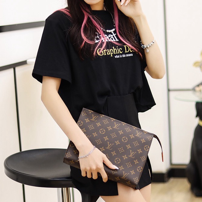 26洗漱包 M47542_12