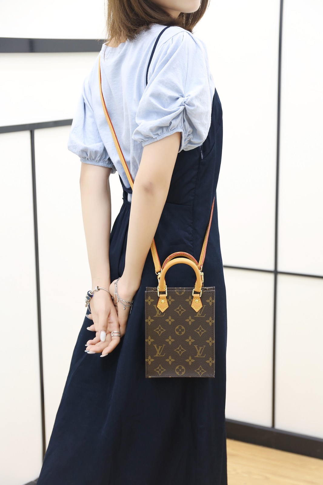 M69442 Petit Sac Plat_21