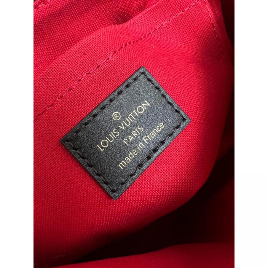 M46653 OnTheGo East West橫版_17