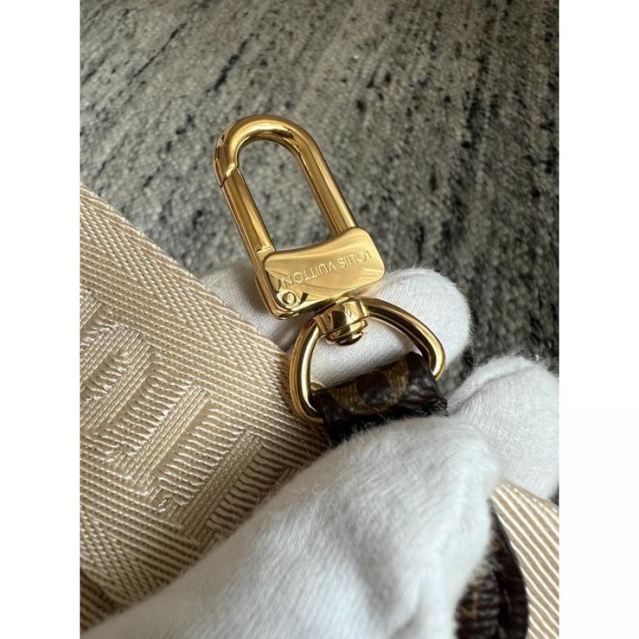 M46653 OnTheGo East West橫版_21