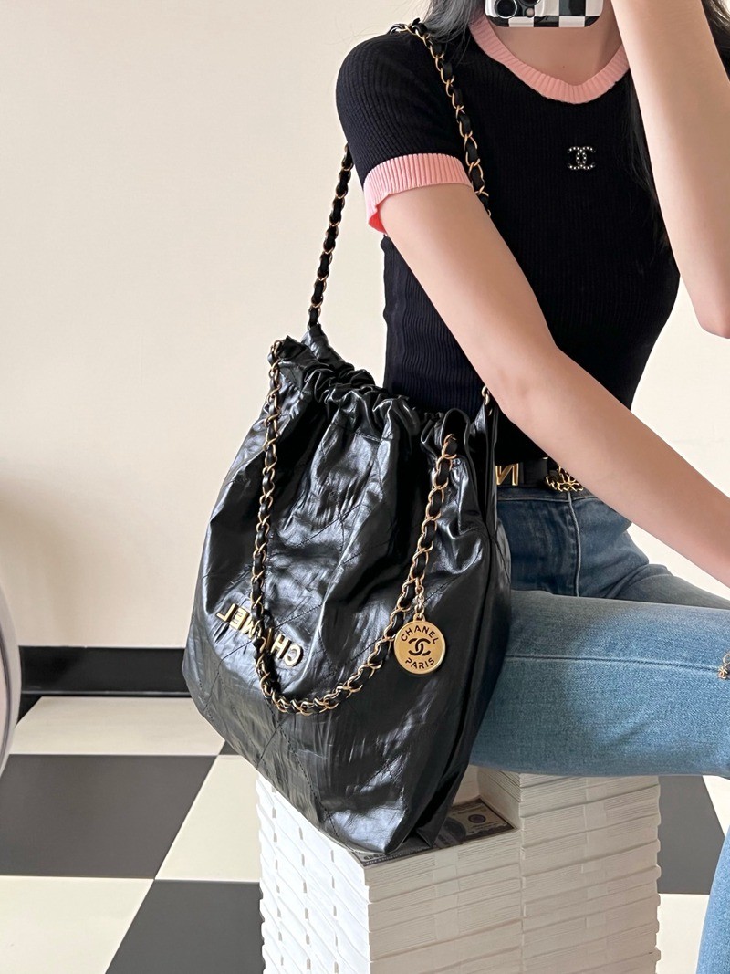 22Bag 褶皺小牛皮 黑色 中號_12